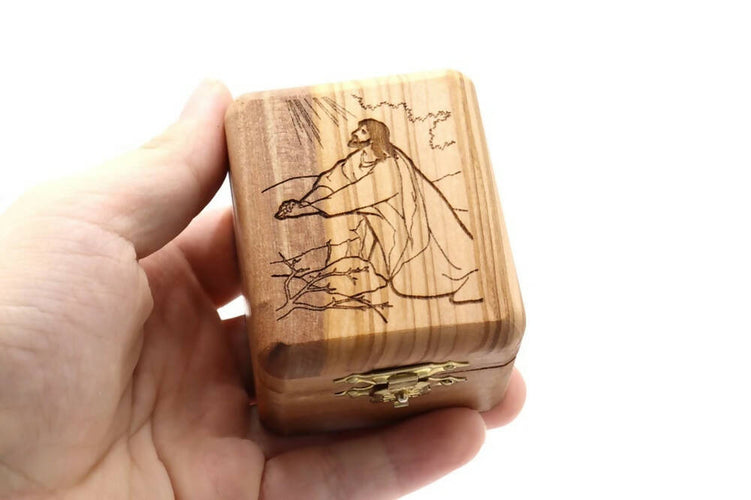 Praying Jesus Lord Box Carved Gift Olive wood holy land Hand Made Jerusalem